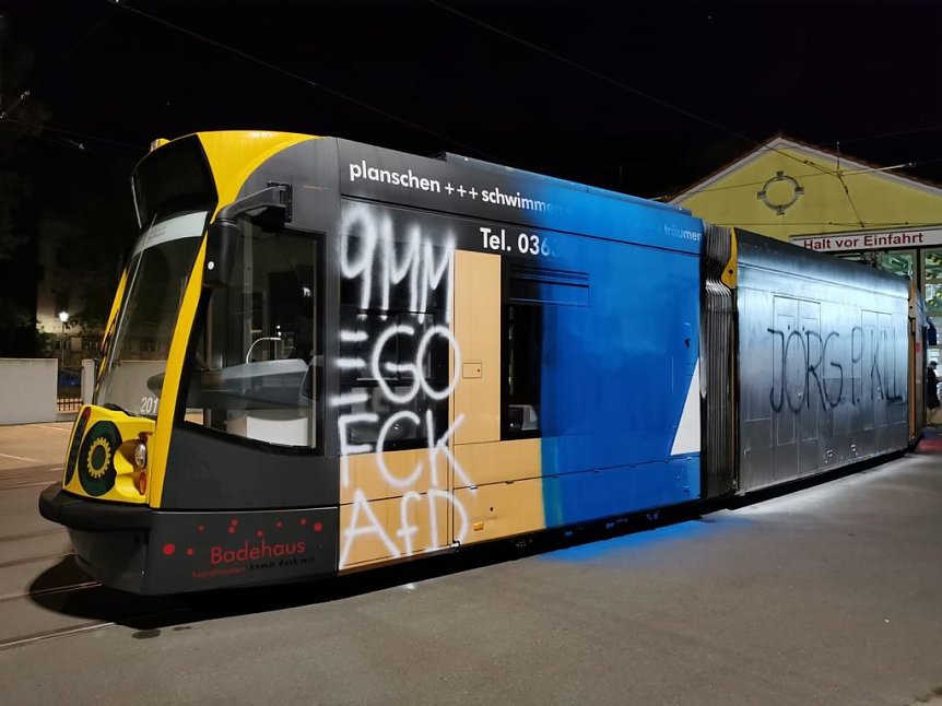 Bild: Stra&szlig;enbahn beschmiert