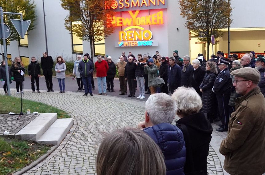 Bild: Knapp 100 Menschen gedachten dem 9. November 1938
