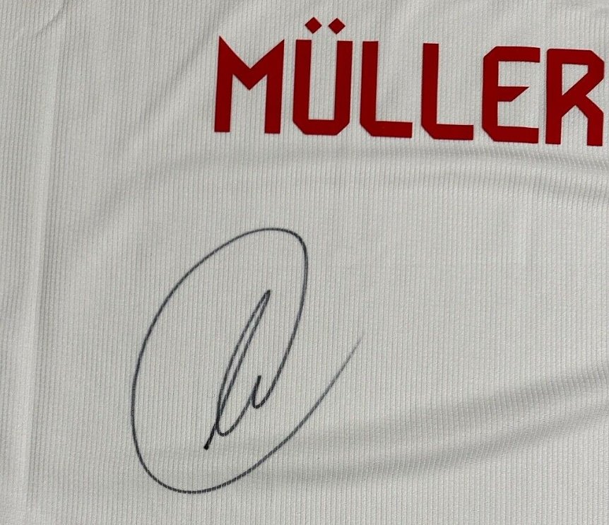 Bild: Trikot von Thomas M&uuml;ller