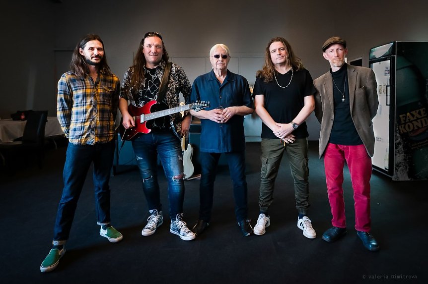Bild: Diese "Jungs" spielen Mitte M&auml;rz in Neustadt: Ian Paice (Mitte) mit der Band Purpendicular