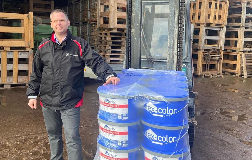 Bild: Ulrich Schlegel stellt Farbe f&uuml;r Windehausen zur Verf&uuml;gung