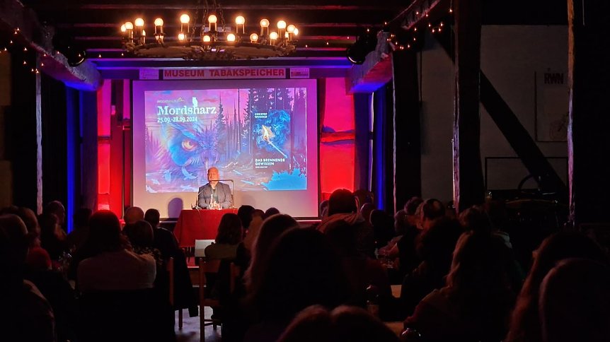 Bild: Schaurig, schummrige Atmosph&auml;re im Nordh&auml;user Tabakspeicher zum diesj&auml;hrigen Krimi-Festival "Mordsharz".