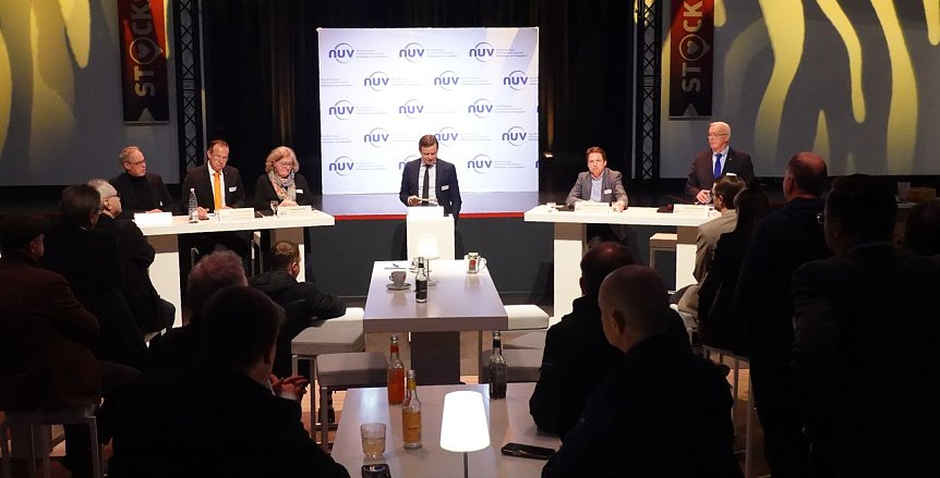 Bild: Von links: Kobelt, Schubert, Marx, Lochthofen, Schubert, Prophet