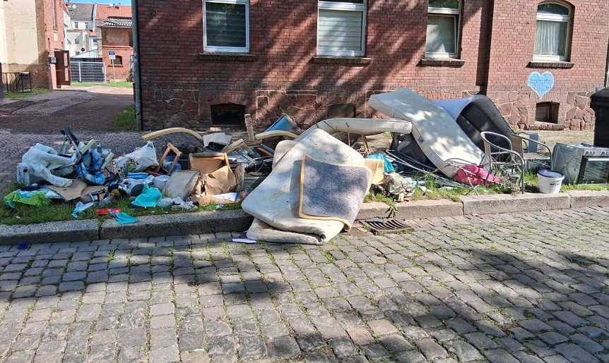 Bild: Sperrm&uuml;ll und kein Ende
