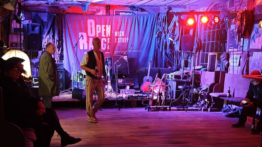 Bild: Ob Uwe Hager hier noch etwas aufgeregt war. Minuten vor dem Konzert.