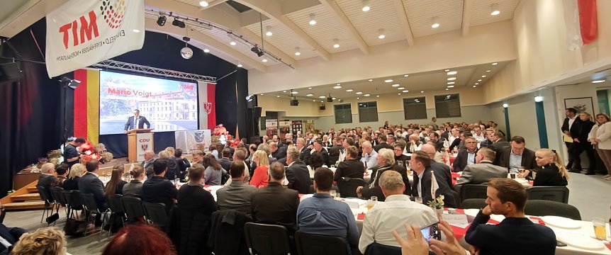 Bild: Proppevoll war das "Schlachteessen" in der Birkunger Festhalle
