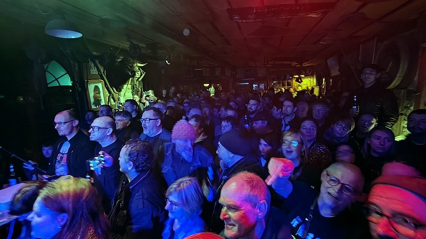 Bild: 200 G&auml;ste in der Hagerschen Scheune