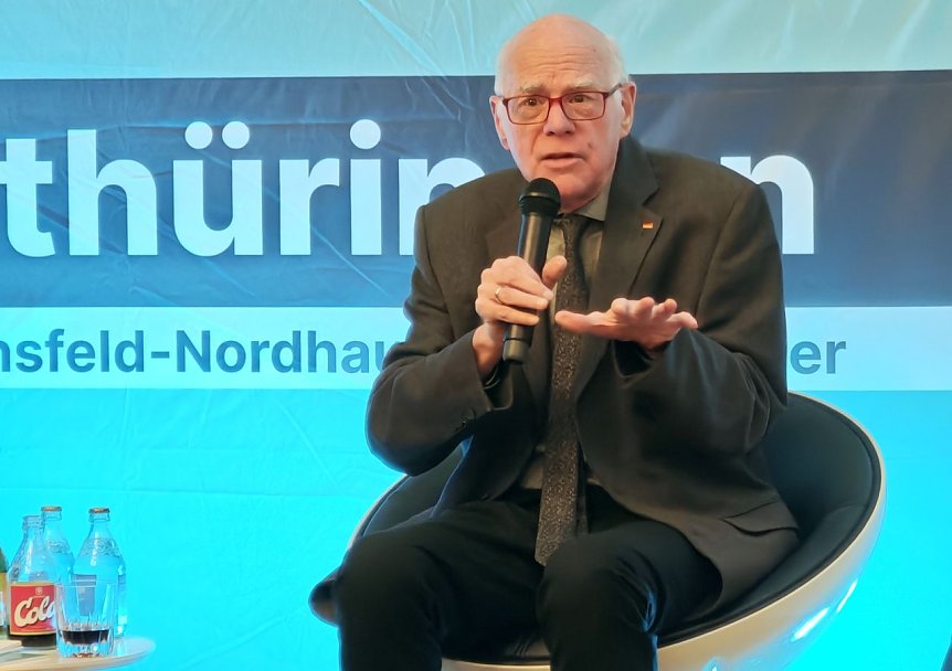 Bild: Immer engagiert in der Diskussion mit dem Publikum