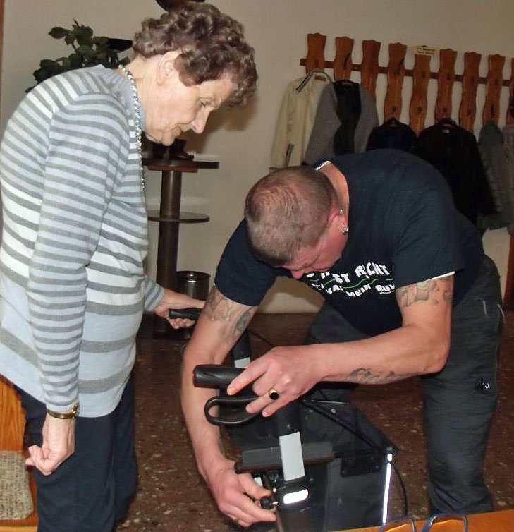 Bild: Sicher im Alltag und praktische Rollator-Schulung