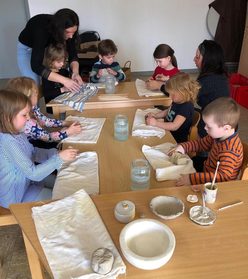 Bild: T&ouml;pfern in der Kindervilla in Bad Frankenhausen
