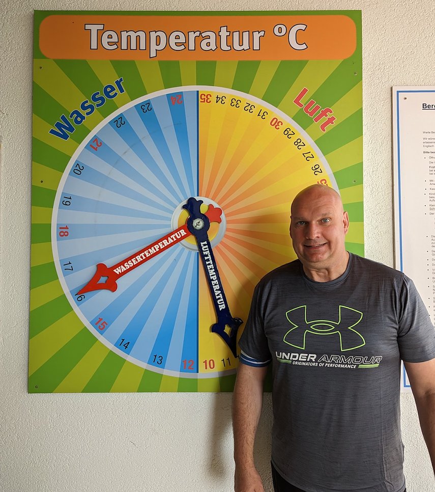 Bild: Anbaden in Sondershausen bei 10 C Wassertemperatur