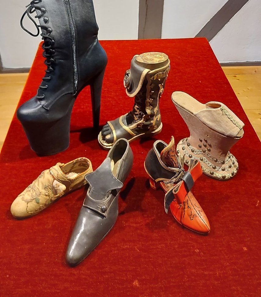 Bild: Die n&auml;chste Ausstellung im Tabakspeicher befasst sich ganz und gar mit dem Schuhwerk