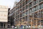 Besuch im Palast aus Glas und Beton (Foto: nnz)