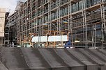 Besuch im Palast aus Glas und Beton (Foto: nnz)