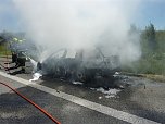 Ausgebranntes Auto auf der A 38 (Foto: privat)