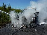Ausgebranntes Auto auf der A 38 (Foto: privat)