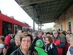 Taufe am Ellricher Bahnhof (Foto: Karin Lehmann, Peter Blei)