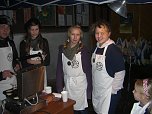 Der Handwerkermarkt vor der Blasii Kirche ist die Alternative zum Trubel auf dem Weihnachtsmarkt vor dem Theaterplatz (Foto: Frank Tuschy)