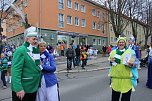 N&auml;rrinnen und Narren trotzen Wetter (1) (Foto: Karl-Heinz Herrmann)