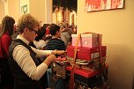 Volles Haus - der Weihnachtsbasar der Petersbergschule lockte jede Menge Besucher (Foto: Angelo Glashagel) Volles Haus - der Weihnachtsbasar der Petersbergschule lockte jede Menge Besucher (Foto: Angelo Glashagel)