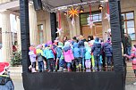 Feuchter Start des Weihnachtsmarkts (Foto: Karl-Heinz Herrmann)