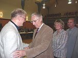 Ehrengabe an Dr. Surup (Foto: Karl-Heinz Herrmann)