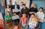 Unternehmer beschenken Familien (Foto: Nicole Mattern)