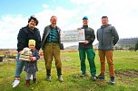 Ostergeschenk für Schäfer Helmut Meißner und seine Leineschafe (Foto: S. Dietzel)