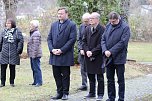 Stefan Schard (CDU), Wolfgang Wytrieckus, Joachim Kreyer - Gedenken zum Volkstrauertag im Ehrenhain auf dem Hauptfriedhof in Sondershausen (Foto: Eva Maria Wiegand) Stefan Schard (CDU), Wolfgang Wytrieckus, Joachim Kreyer - Gedenken zum Volkstrauertag im Ehrenhain auf dem Hauptfriedhof in Sondershausen (Foto: Eva Maria Wiegand)