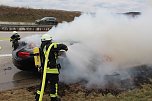 Ausgebranntes Auto auf der A38 bei Leinefelde (Foto: Feuerwehr Heiligenstadt)