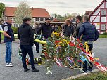 In Wolkramshausen durfte man heute endlich wieder einen Maibaum setzen (Foto: René Fullmann)