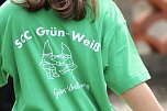 Die Grün-Weiß-Zwerge bei der Probe vor ihrem großen Auftritt (Foto: Eva Maria Wiegand)