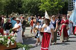 Festumzug zum Brunnenfest (Foto: oas)