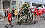 Festumzug zum Brunnenfest (Foto: oas)