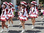 Festumzug zum Brunnenfest (Foto: oas)