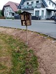 Bienenhotel mit angeschlossener Wiese (Foto: Siedlerverband Niedersalza)