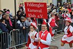 Ein bunter Karnevalszug zog sich am Rosenmontag durch Sondershausen (Foto: Eva Maria Wiegand)