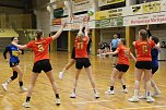 Die Handballdamen der NSV B-Jugend schaffen es aus dem Stand auf Platz 5 (Foto: Uwe Tittel)