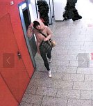 Täterin versucht Geld abzuheben  (Foto: Sparkasse )