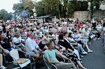 Begeisterte Zuschauerinnen und Zuschauer beim "ABBA Dream Tribute" Konzert in Bad Langensalza (Foto: Eva Maria Wiegand)