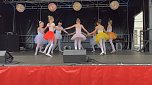 Die Eleven der Tanzschule Radeva in Aktion (Foto: H.Wernig)