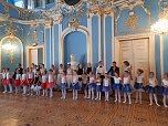 Die Tänzer und Tänzerinnen im Blauen Saal in Sondershausen (Foto: Tanzstudio Radeva)