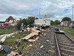 Unfall am Bahnübergang: stundenlange Sperrung der Strecke (Foto: Feuerwehr Breitenworbis/Silvio Dietzel)