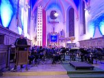Eine besondere Kulisse für besondere Menschen: Vor 300 Gästen fand in der Trinitatiskirche in Sondershausen das Benefizkonzert des Luftwaffenmusikkorps und die Ehrenamtswürdigung statt. (Foto: Janine Skara)