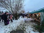 Weihnachtsmarkt im Pfarrgarten  (Foto: S. Dietzel)