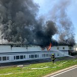 Spänelager steht in Flammen (Foto: Feuerwehr Heiligenstadt, Silvio Dietzel)
