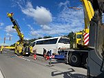 Verunglückter Bus an der A38 (Foto: S. Dietzel)