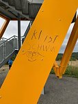 Schmierei am Aussichtsturm bei Rüdigsdorf (Foto: privat)