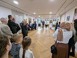 Bildgewaltige Emotionen im Rathaus mit Bildern der Syrerin Omaia Akil  (Foto: Janine Skara)