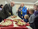 Bildgewaltige Emotionen im Rathaus mit Bildern der Syrerin Omaia Akil  (Foto: Janine Skara)